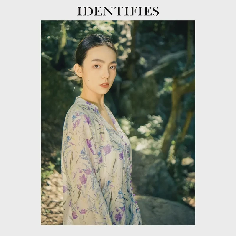 IDENTIFIES/易缔媤衬衫夏季薄款印花大袖春夏D33497