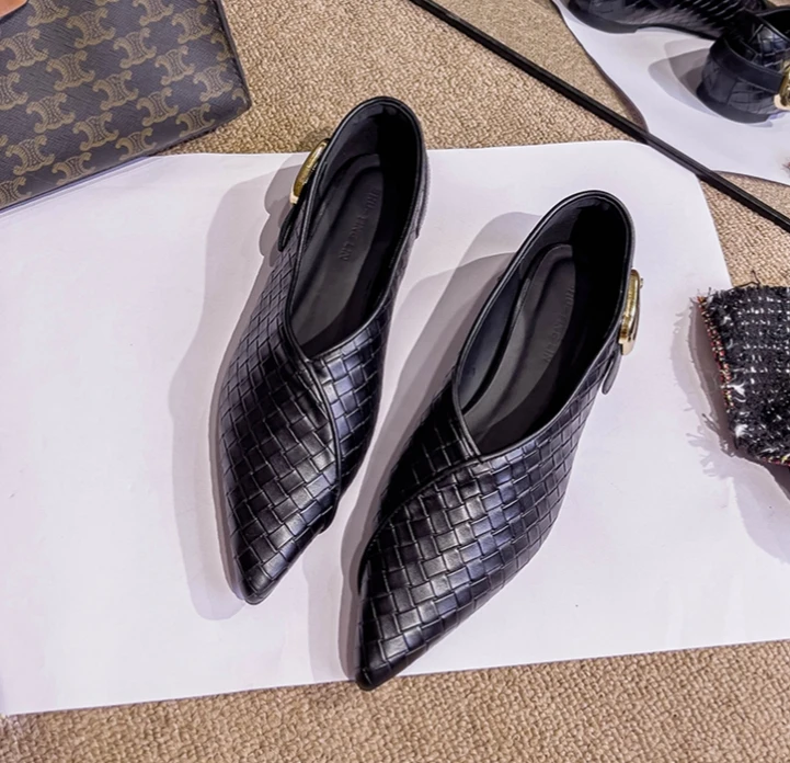 小众设计～2025春季新款平底鞋尖头编织真皮单鞋平跟金属扣深口鞋