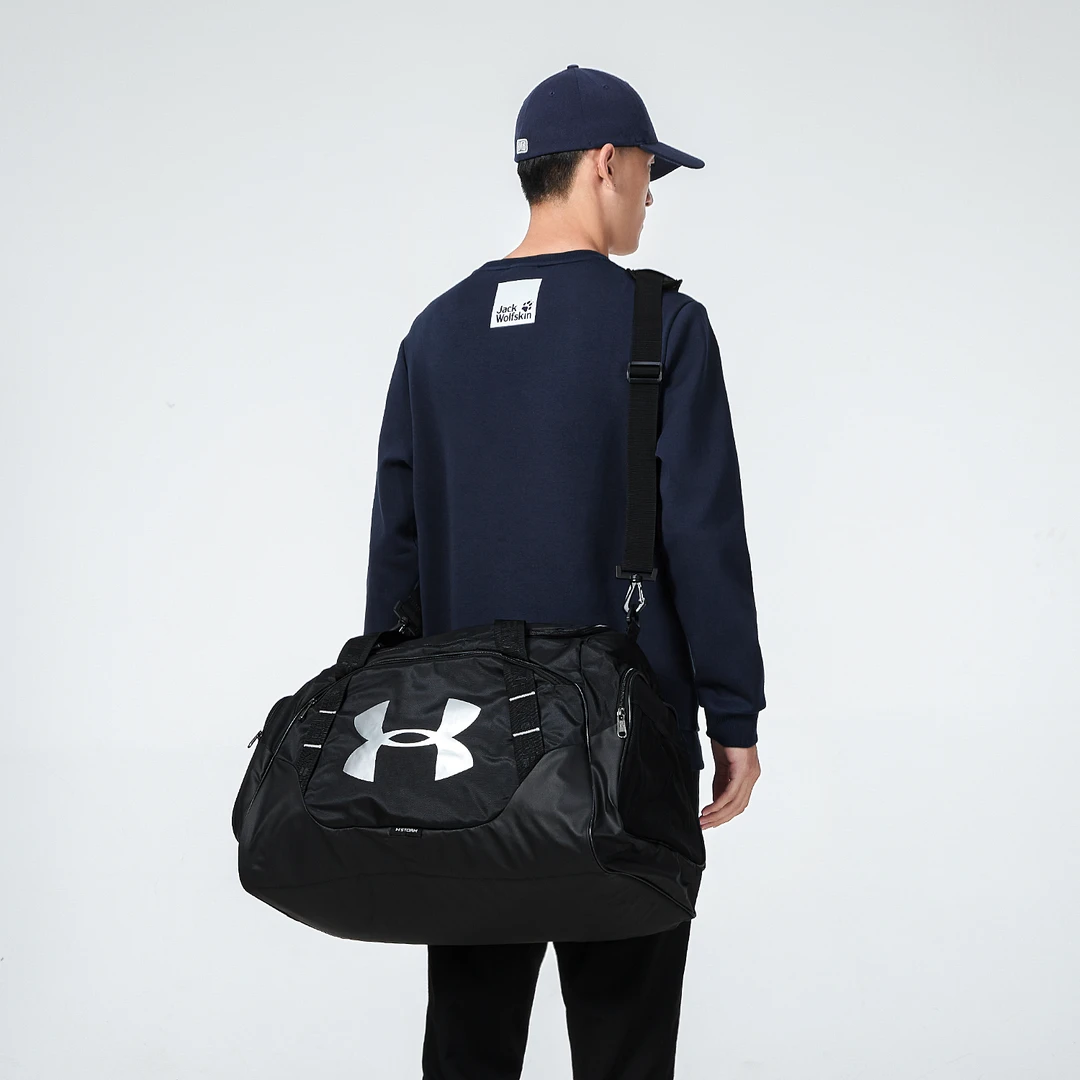 【鹭依专享】安德玛男女包2025新款旅行健身运动包行李挎包 1300213