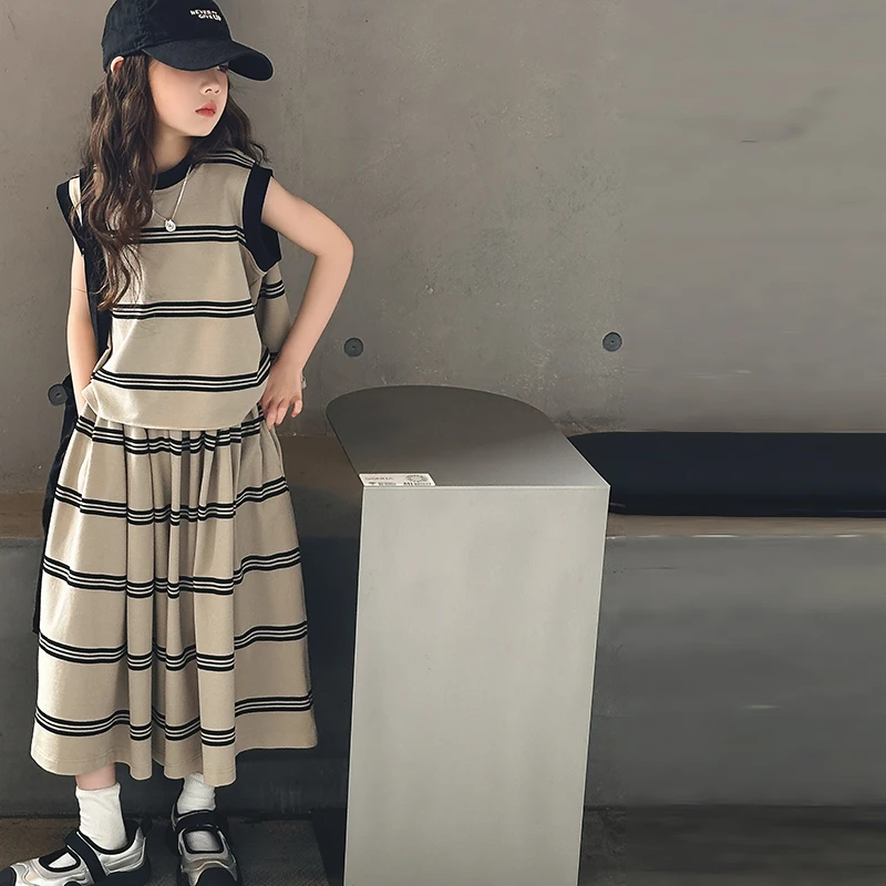 女童夏季亲子套装2025新款儿童洋气夏装大童无袖背心阔腿裤两件套