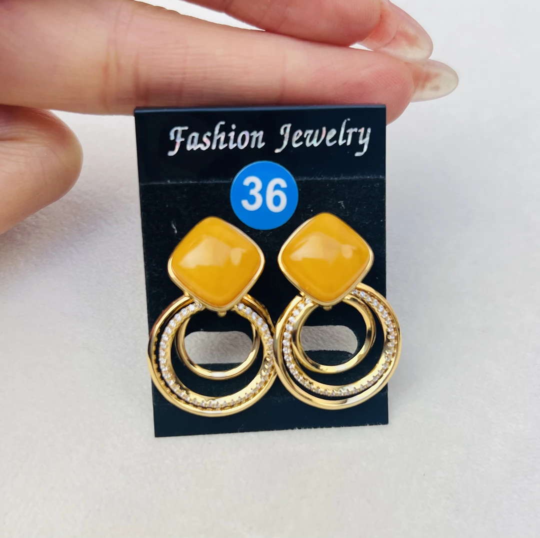 精品时尚鸡油黄蜜蜡耳钉s925银镶嵌