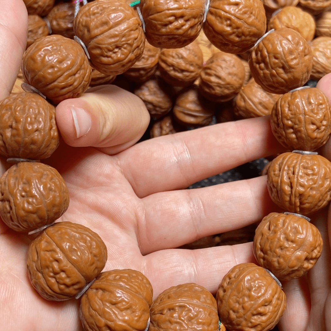 文玩核桃吊坠红皮元宝方墩