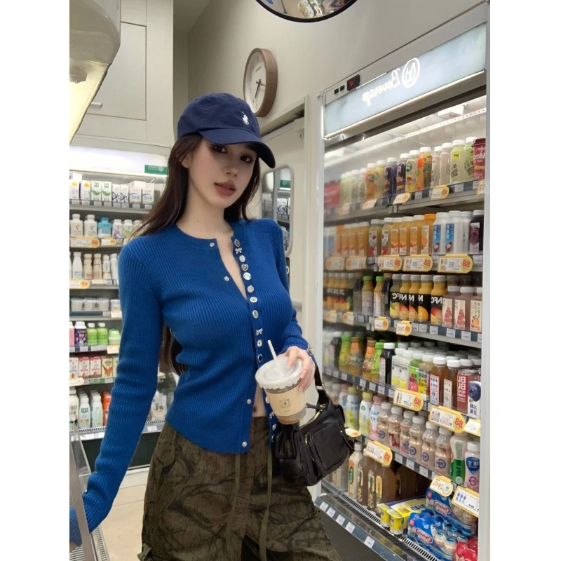 早起法式纯欲甜酷辣妹2024独特别致针织开衫女长袖设计感小众上衣