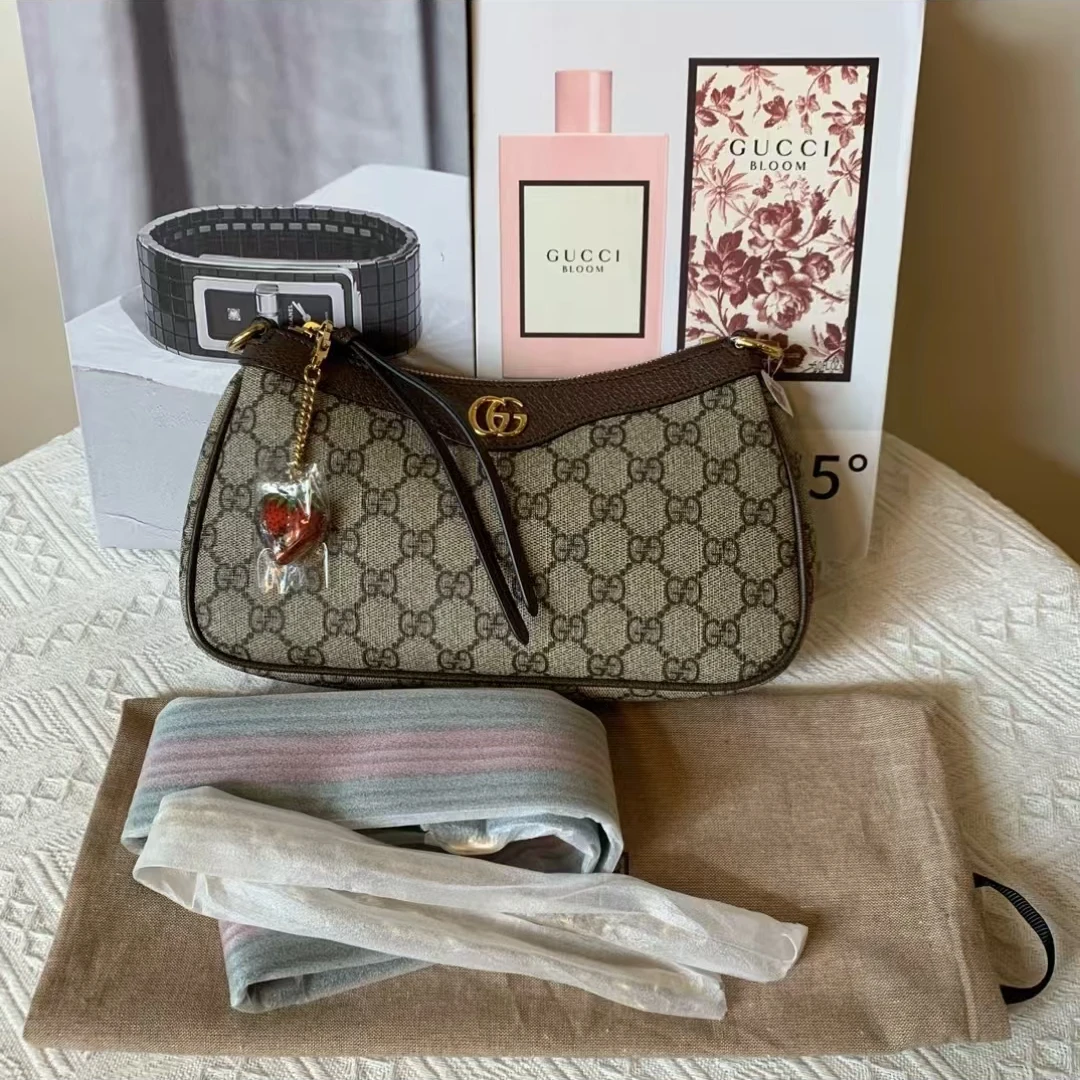 99新 GUCCI/古驰 草莓腋下包(F店)