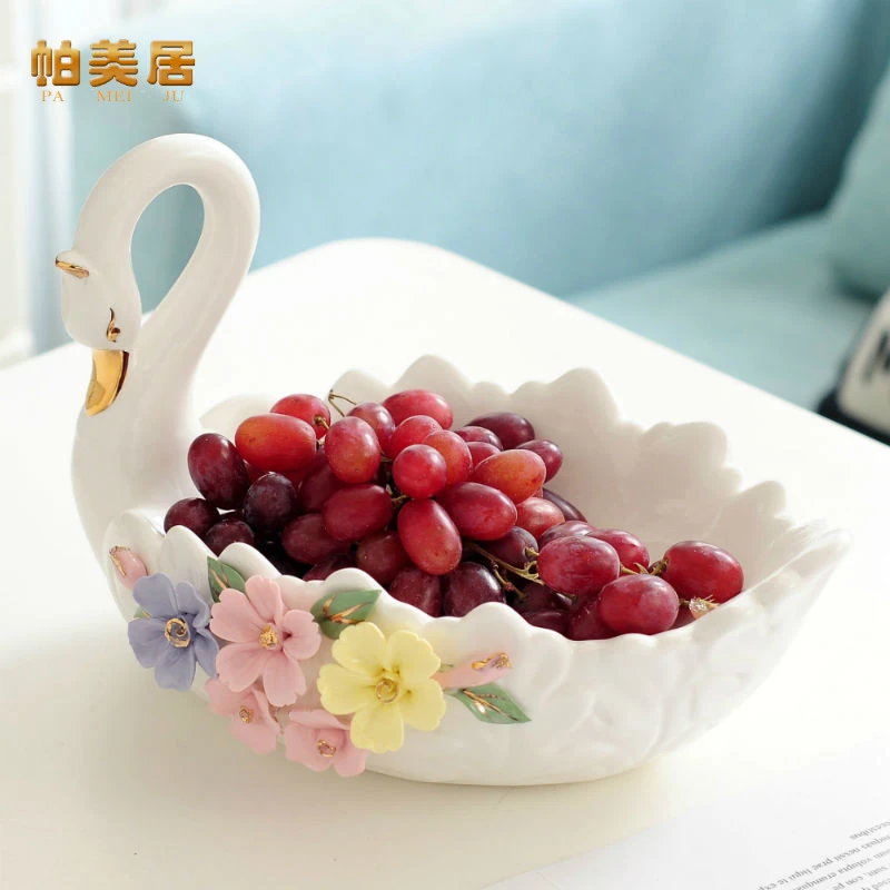 天鹅水果盘客厅茶几桌面零食干果盘创意收纳摆设陶瓷家用结婚礼品
