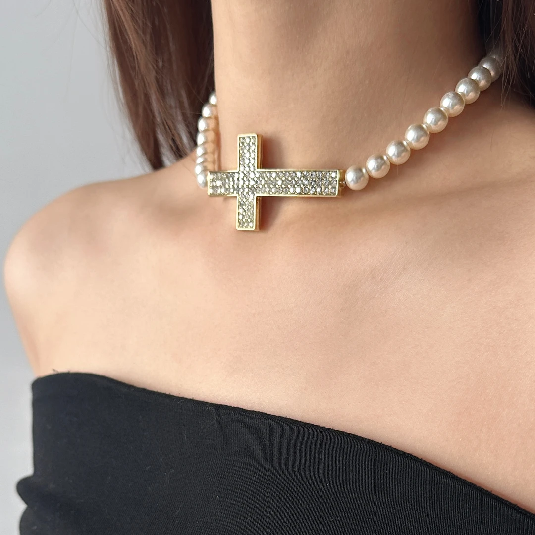 合金亚克力项链 X5093-1时尚精致轻奢百搭个性小众珠珠十字架项链