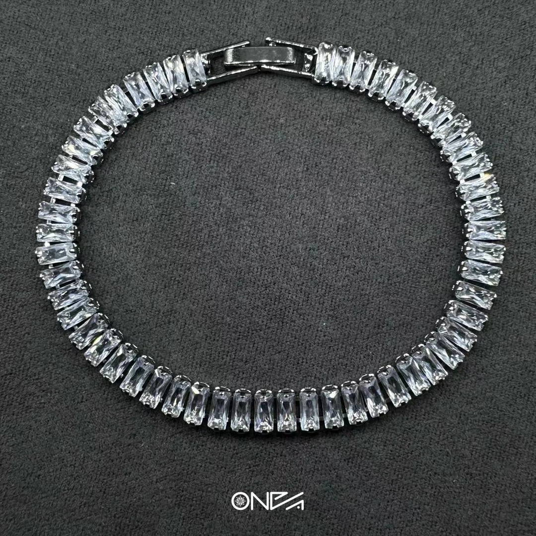 钛钢合成锆石手链 不掉色满圈T方钻切网球链ins潮流配饰男女情侣