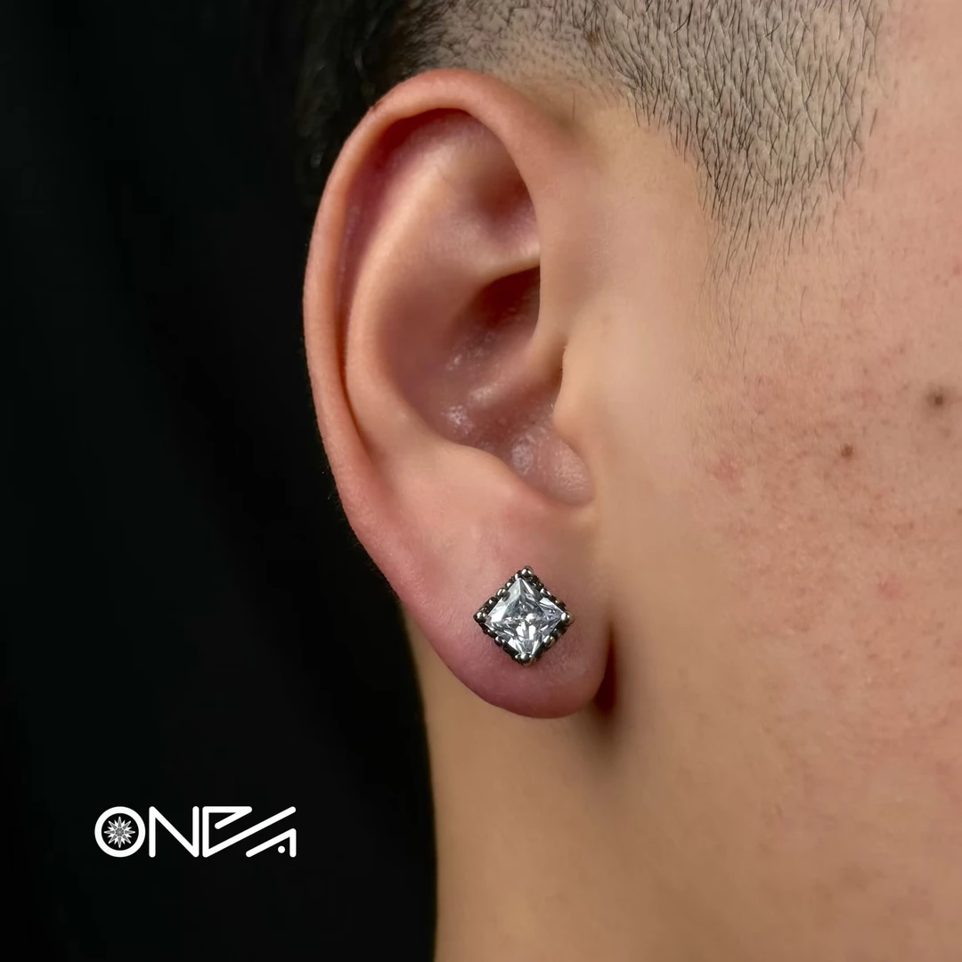 钛钢合成锆石耳饰 ONEPART耳钉"黑曜"方型多切面图腾耳环美式潮流