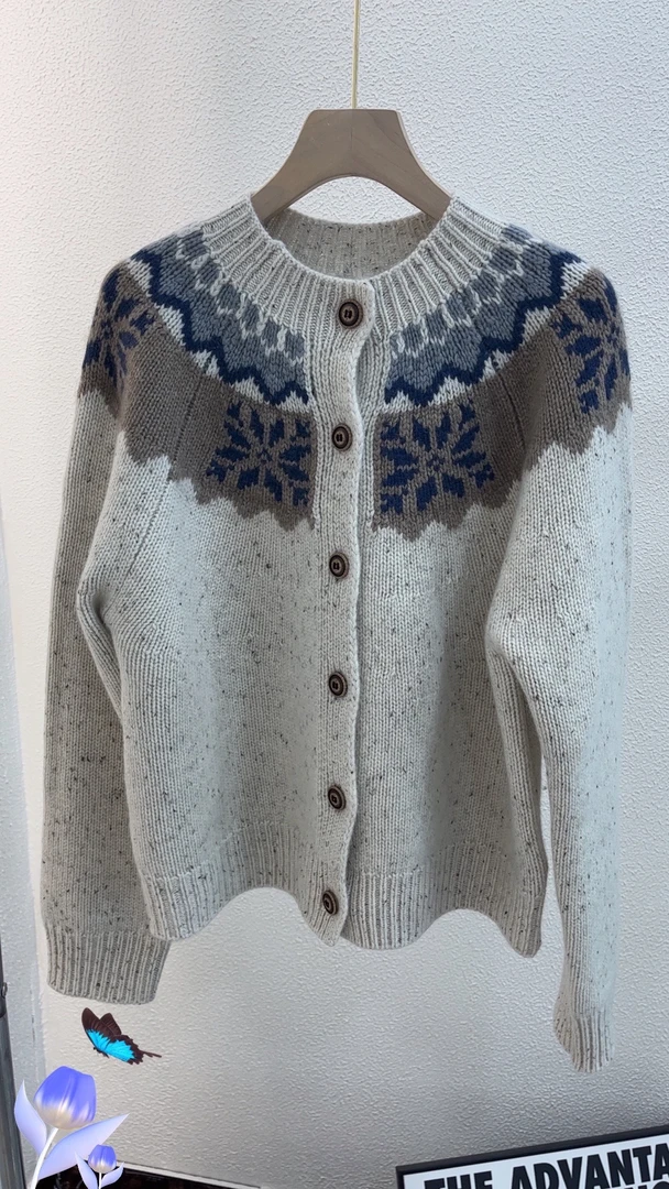 新品～100纯山羊绒圆领加厚复古点子纱开衫外套