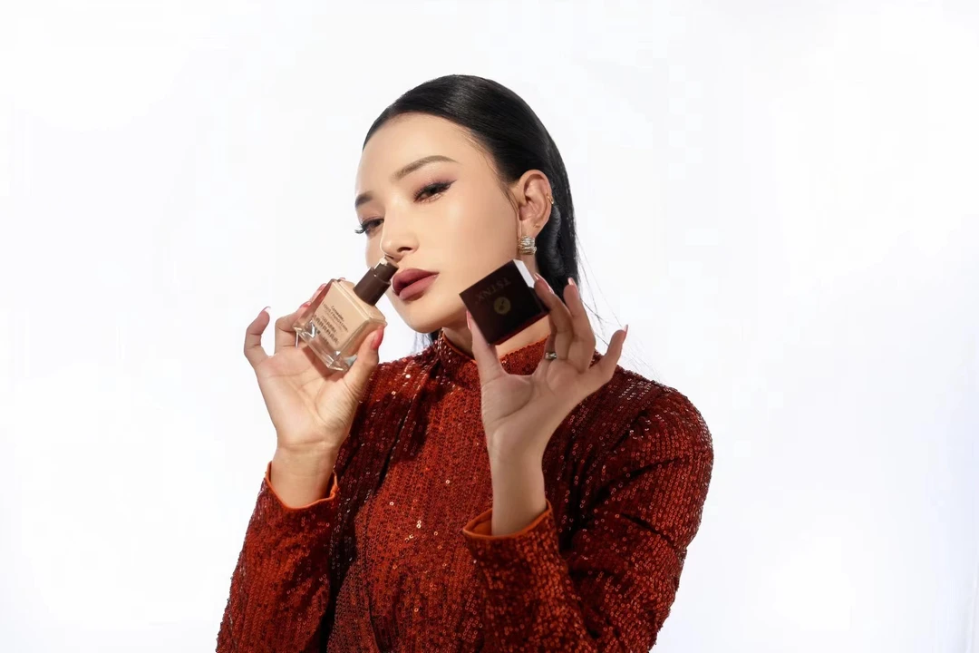 TSTNX保湿柔雾遮瑕持妆粉底液护肤无痕持久自然色