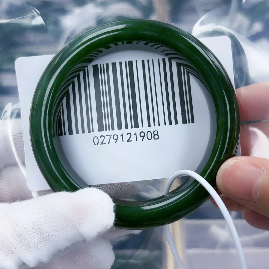 和田玉（碧玉）手镯未镶嵌微瑕55.5