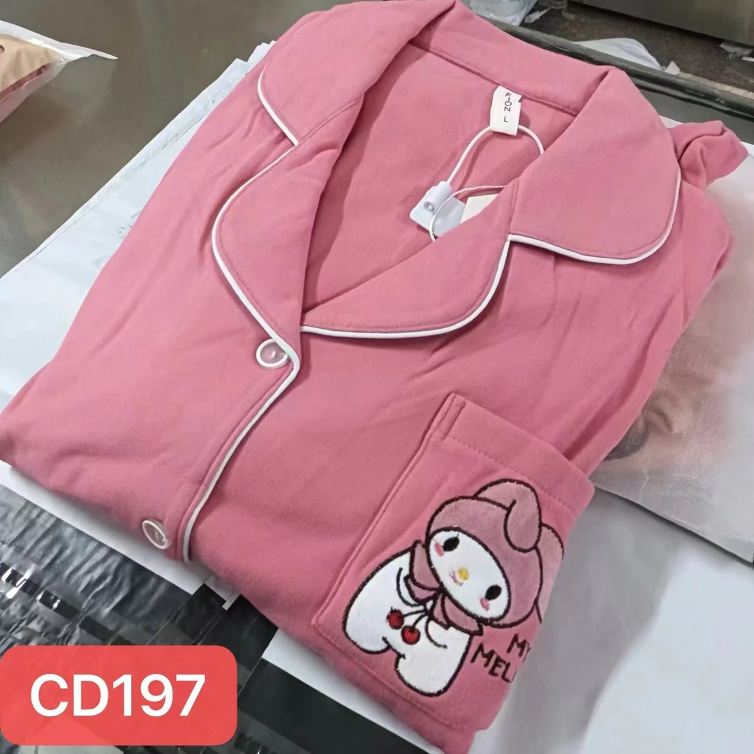 【米兔家居服5】3号女生款式德绒集合链接长袖长裤【无胸垫】