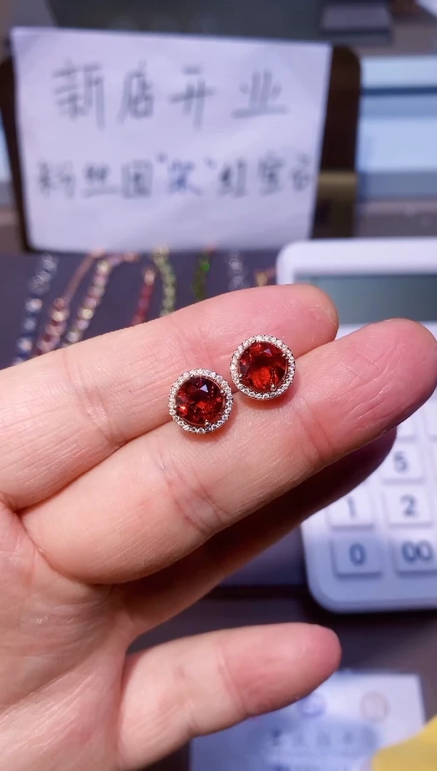 【闪购商品】石榴石耳饰银S925镶嵌1