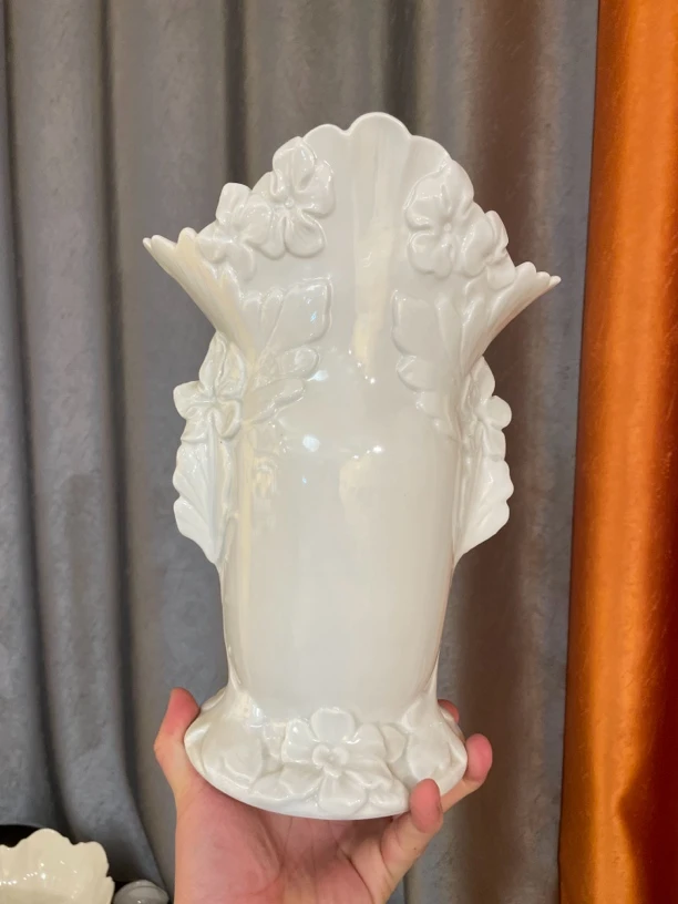 昆轩家白瓷老货花瓶小号