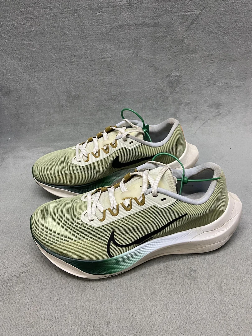 Nike fly5 绿  41码 318秒 正品二手球鞋 正常穿着磨损