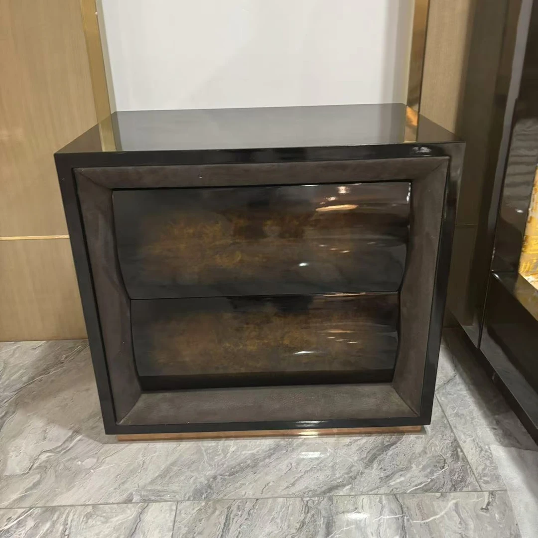 钻石床头柜家具带钢琴烤漆欧洲进口红榉木储物矮柜原木色双门