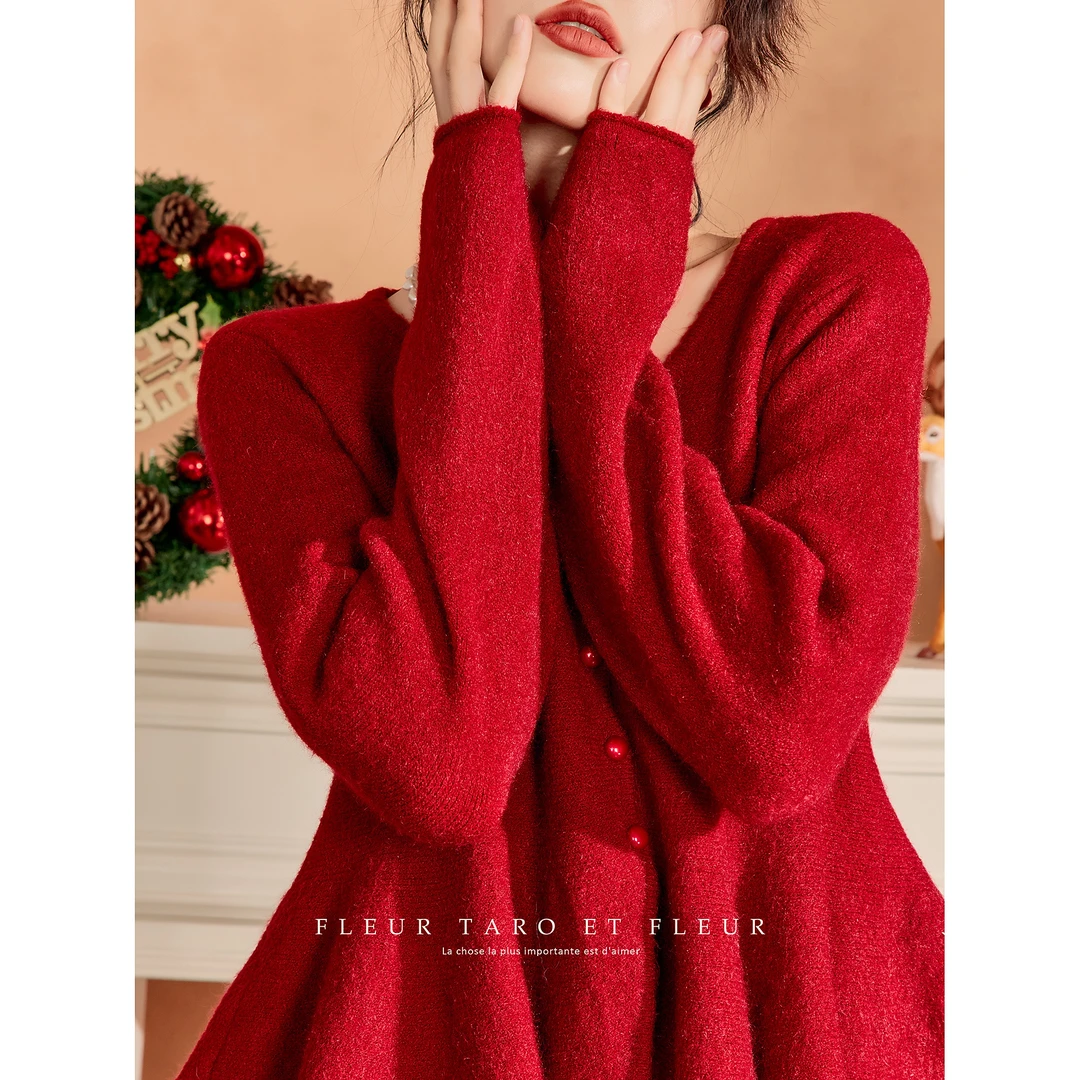 乔与花樽丨圣诞过年红色毛衣女秋冬温柔氛围感穿搭软糯针织衫上衣