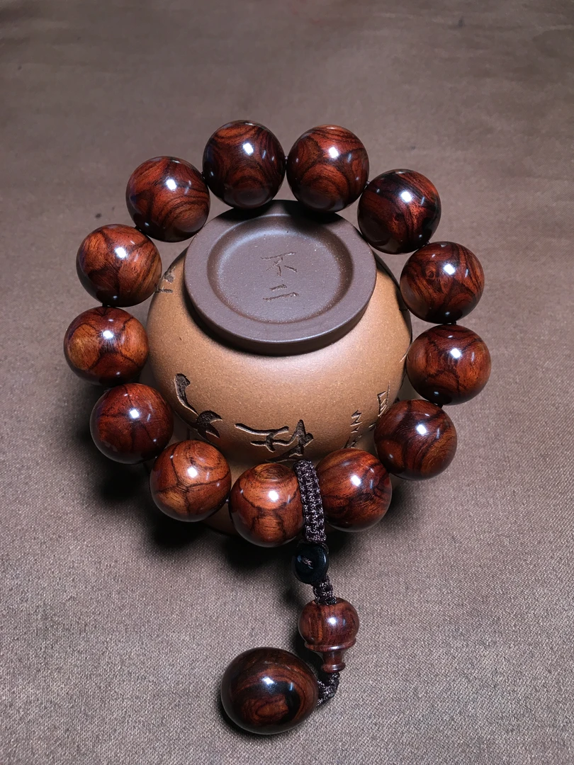 【一物一拍】FS010海南黄花梨油梨鬼脸花纹1.8手串