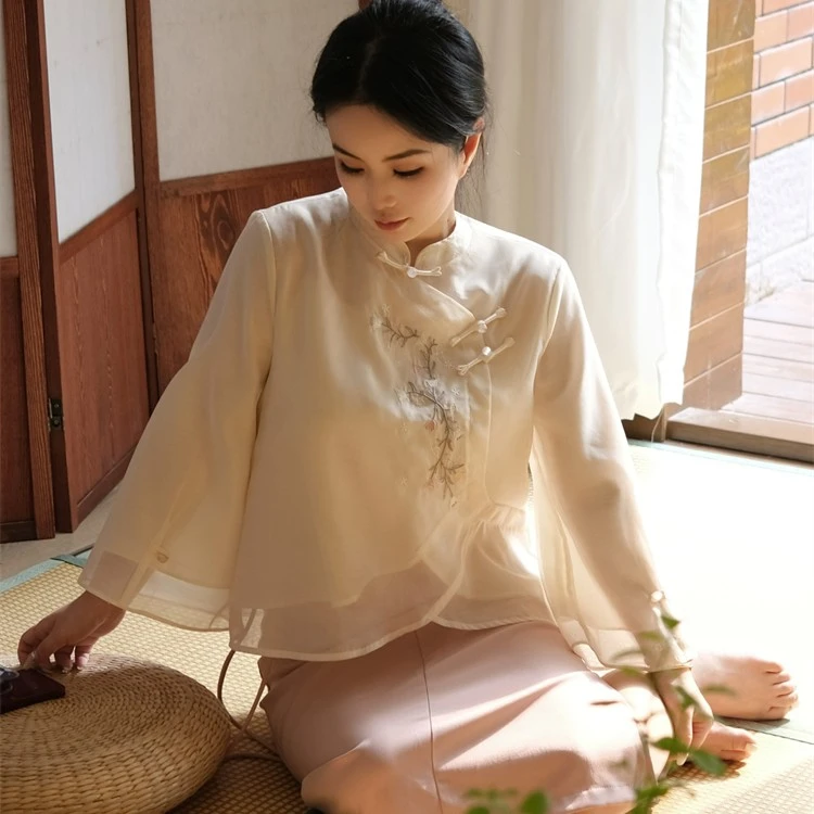 《清仓不退换》自在小个子人间四月天国风立领刺绣小衫