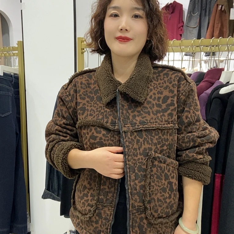 翻领拼接加厚宽松洋气牛仔外套