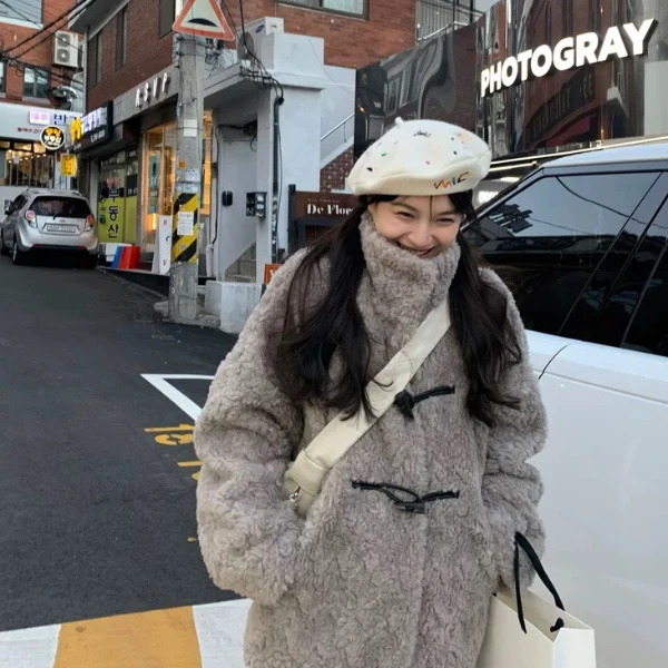 牛角扣立领慵懒风中长款环保毛毛外套女加厚保暖年轻冬季宽松上衣