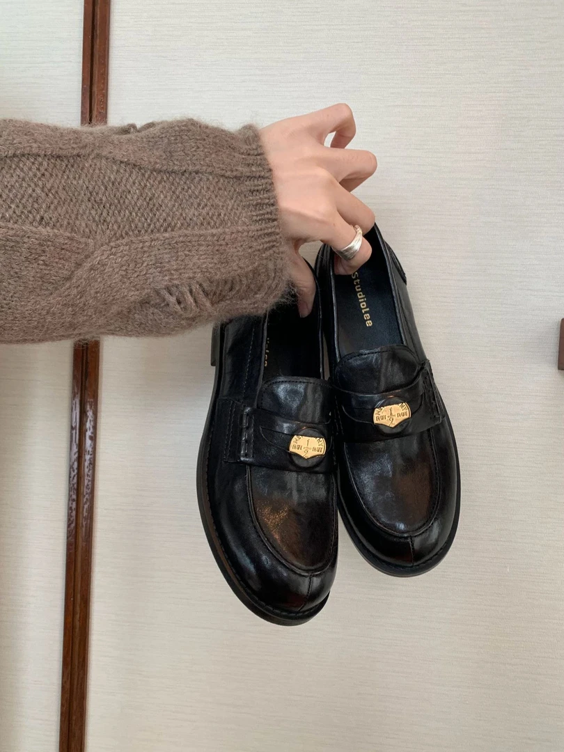 现货秒发！时尚百搭英伦风马皮复古擦色小金币粗跟乐福鞋女小皮鞋