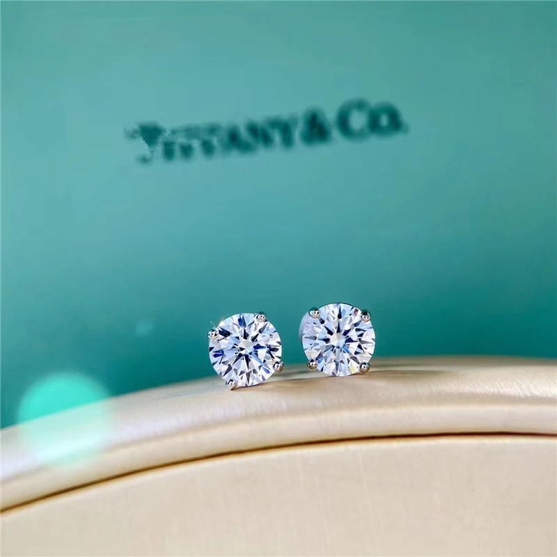 925银莫桑石耳饰 【四爪耳钉】0.5-1克拉经典时尚情侣款气质甜美范