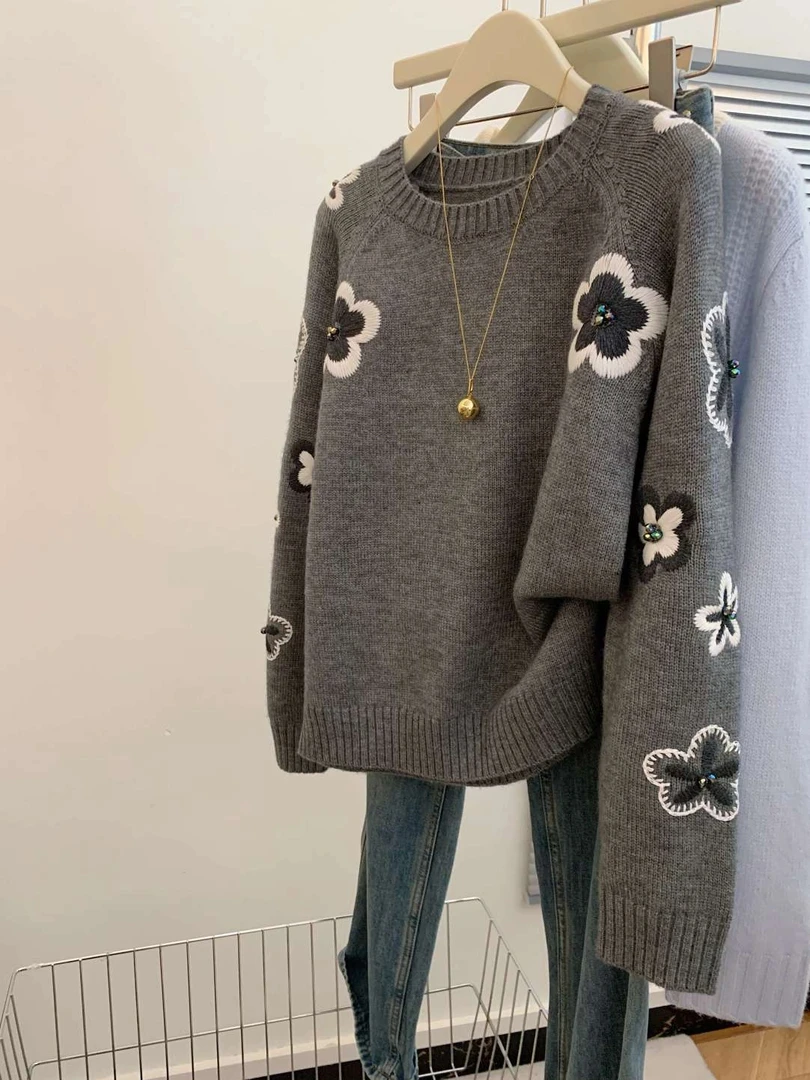 设计感圆领重工刺绣韩系灰色花朵毛衣2024秋冬新款慵懒风针织衫