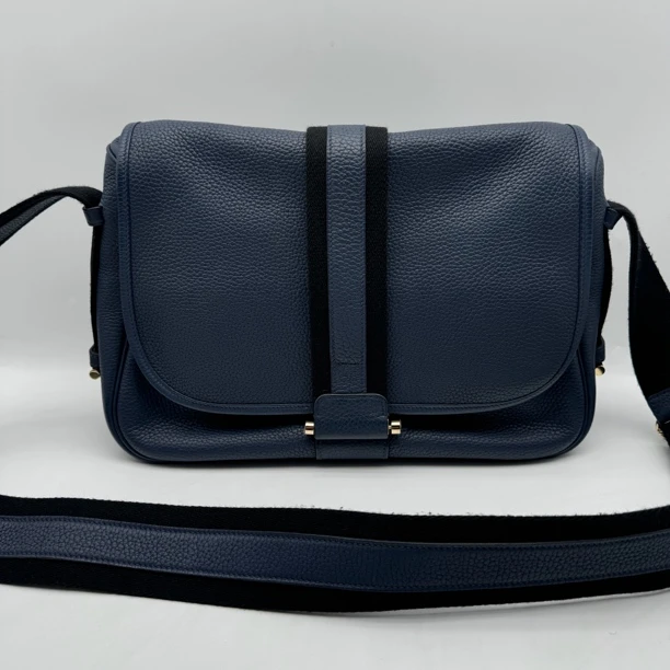 95新 Hermes/爱马仕 98新深蓝色荔枝纹斜挎邮差包/男士单肩1772