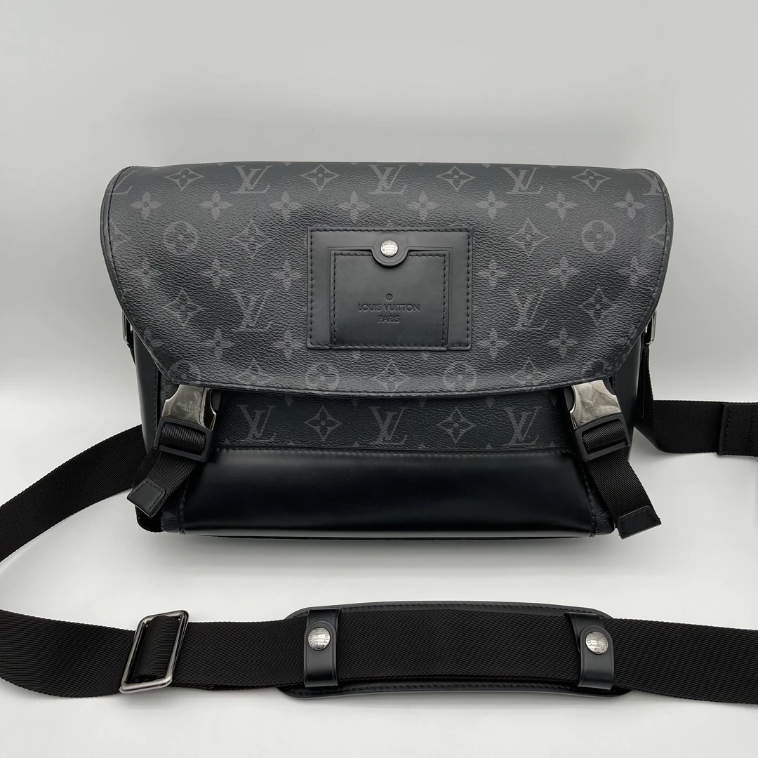 99新 LouisVuitton/路易威登 98新黑色老花双扣斜挎包/翻盖/1227