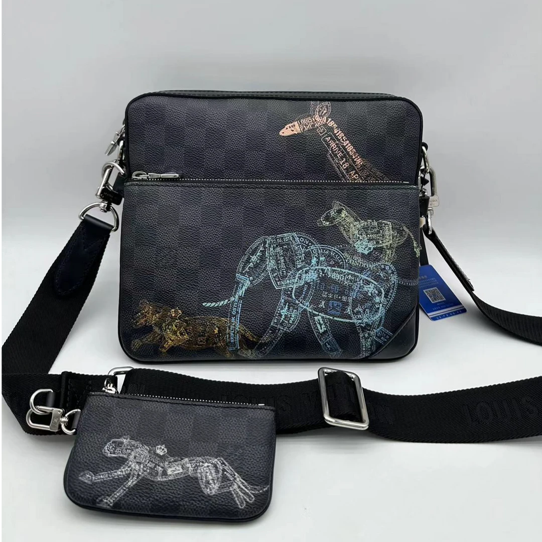 99新 LouisVuitton/路易威登 棋盘格老虎限量款三合一斜挎包/1703