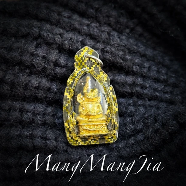 茫茫家aj马诺嘤嘤吊坠