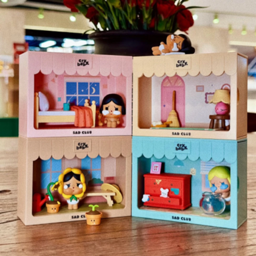 绝版指定款正版哭娃CRYBABY悲伤俱乐部盲盒可爱桌面场景摆件手办