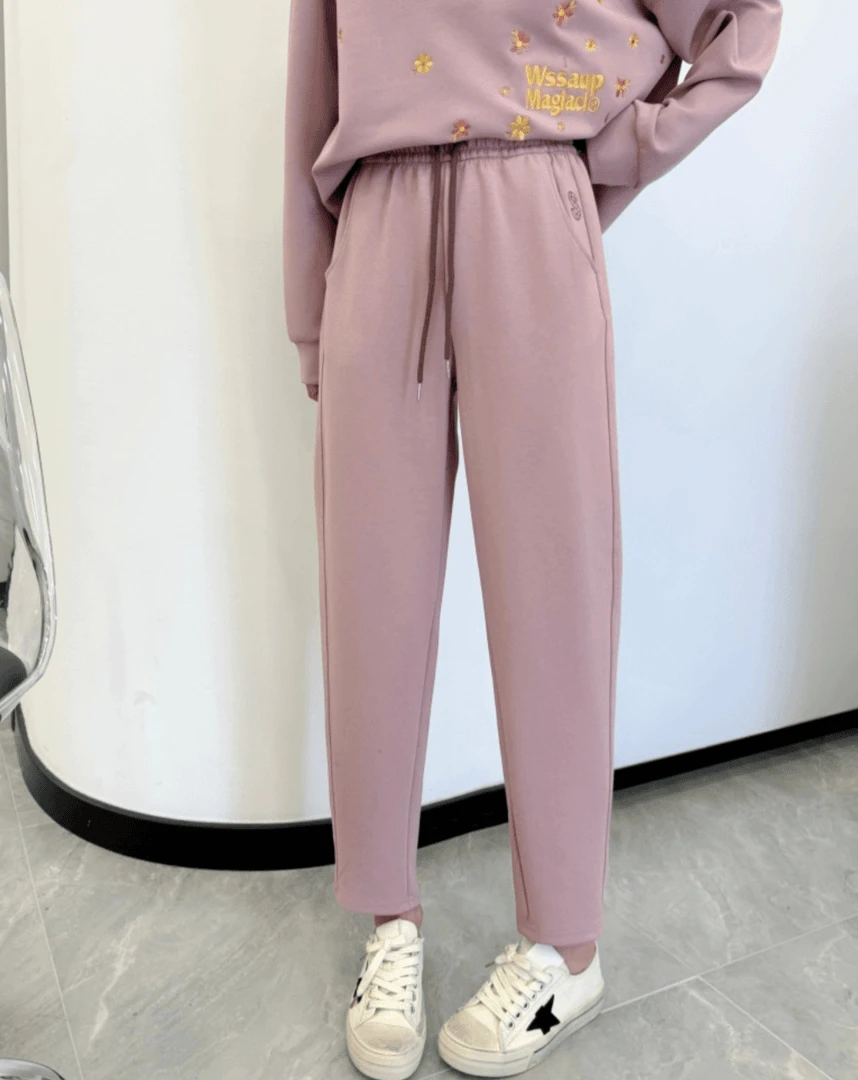 嘉莉丹-6272#时尚百搭显瘦潮流刺绣S标纯色春秋舒适宽松休闲裤