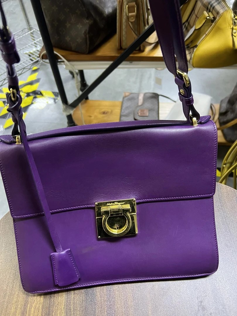 95新 FERRAGAMO/菲拉格慕 /斜挎包/14810