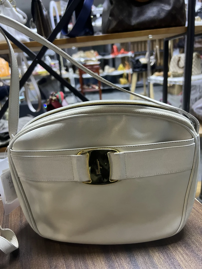 95新 FERRAGAMO/菲拉格慕 /斜挎包/14704
