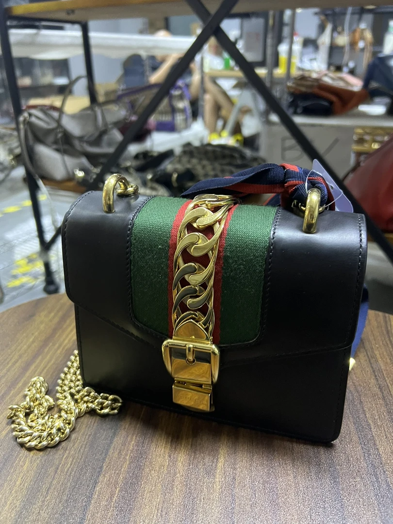 95新 GUCCI/古驰 /斜挎包/14272