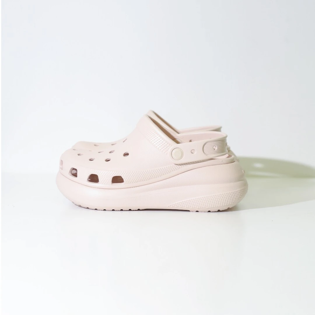 CROCS/卡骆驰泡芙洞洞鞋男沙滩鞋包头拖鞋厚底增高女鞋子207521