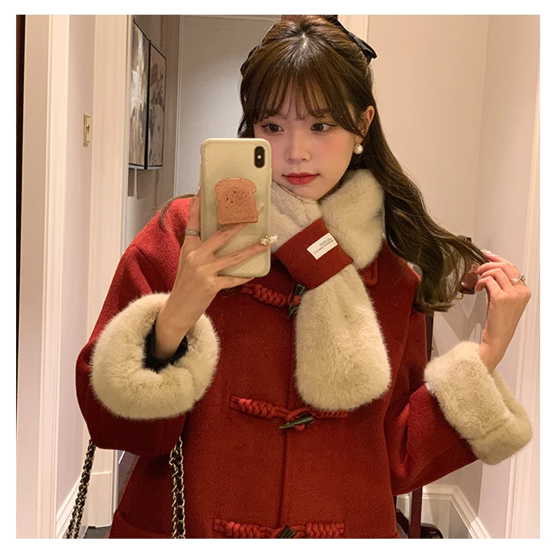 【23113】毛毛领围脖羊角扣中长款毛呢外套女