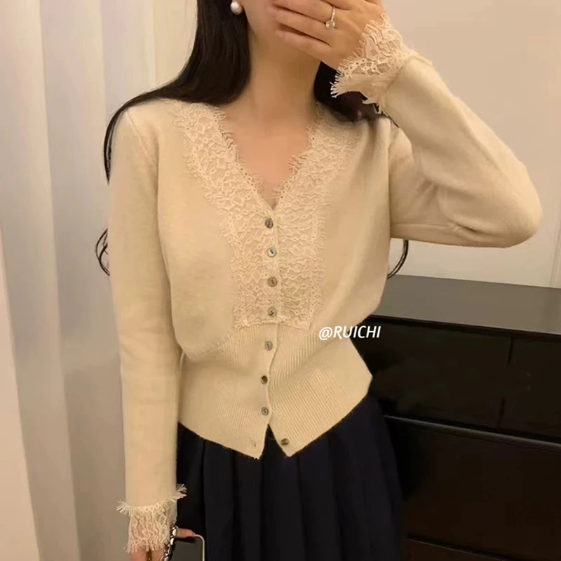 高级感2025秋季新款V领蕾丝拼接洋气针织开衫长袖上衣女显瘦百搭