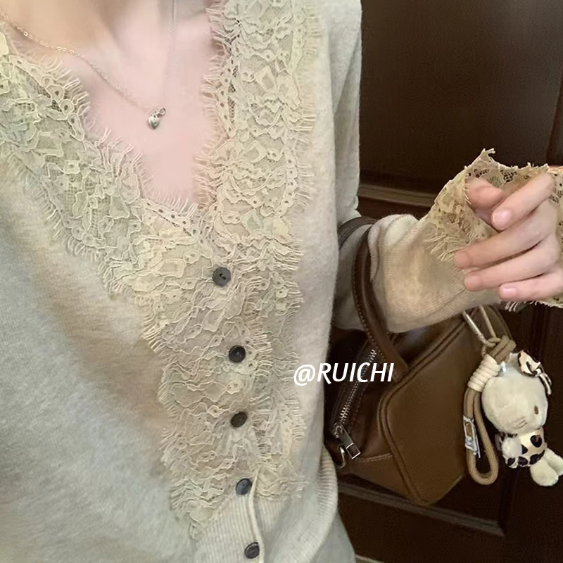 洋气蕾丝拼接V领2025春季新款慵懒高级感针织开衫毛衣外套上衣女