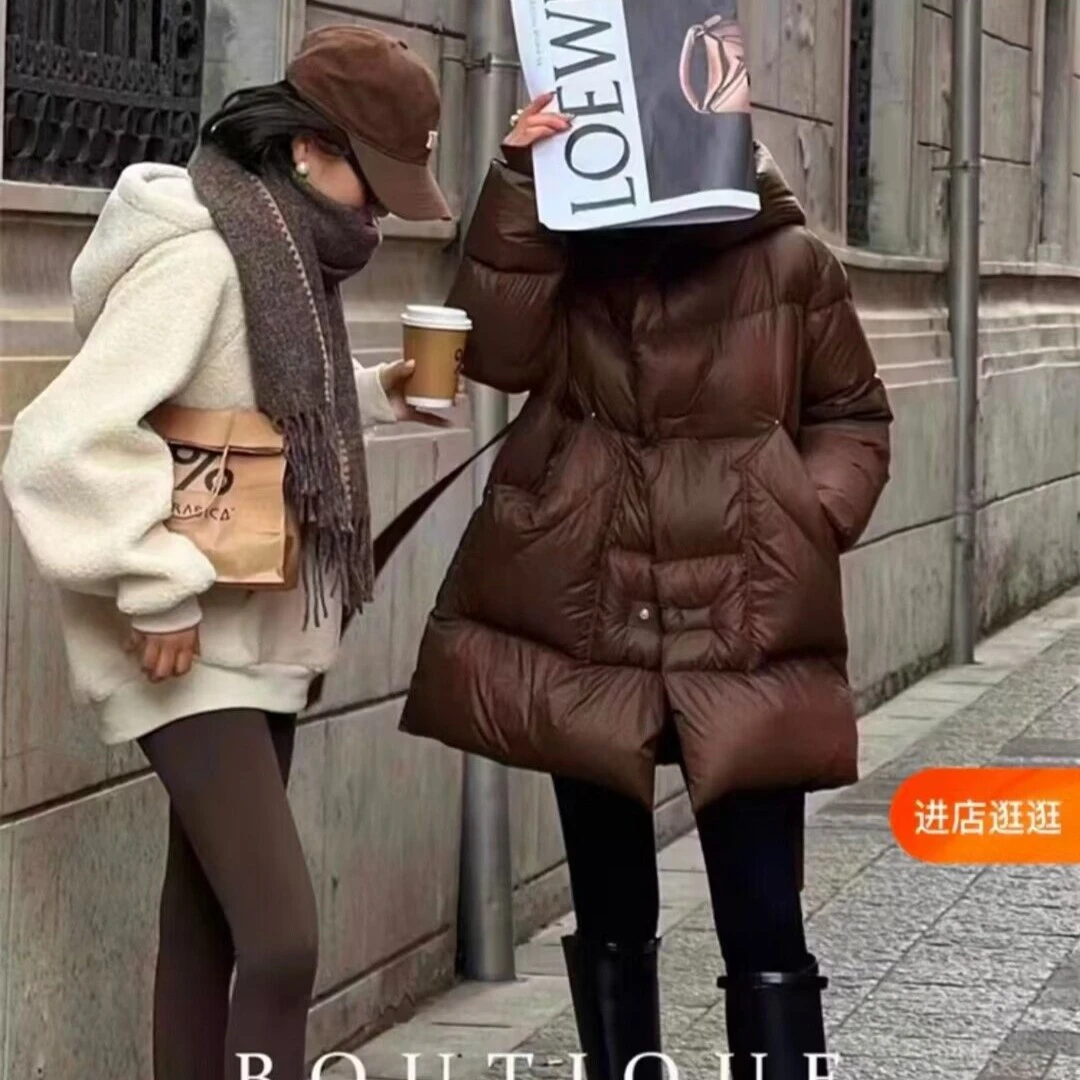 90白鸭带帽整体充绒时髦防跑绒冬季轻柔长款宽松腰带羽绒服外套