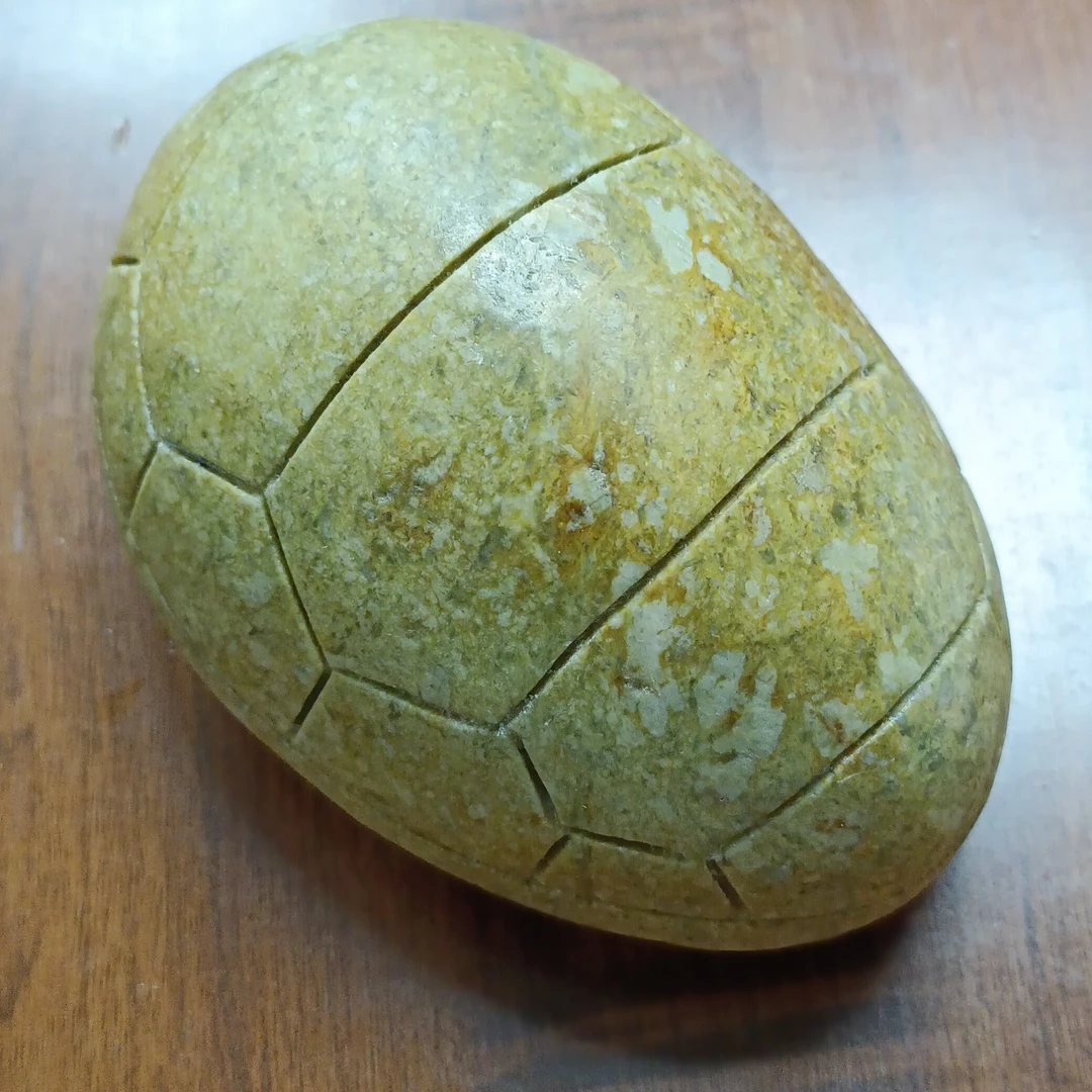 天然河磨玉浆皮摆件,富甲天下,重778克,天然微瑕介意慎拍