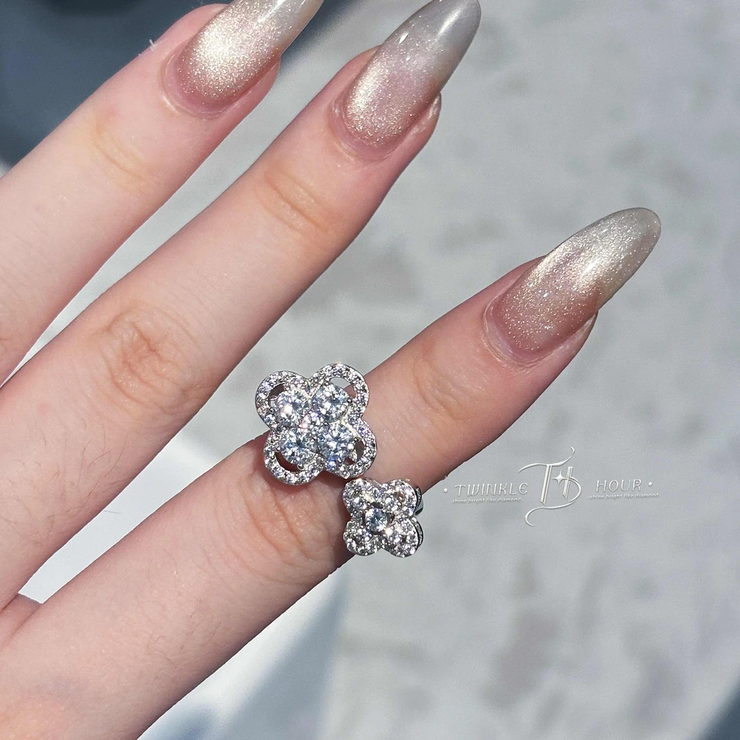 925银合成锆石戒指 满钻四叶草开口戒 气质轻奢镶钻精致银色