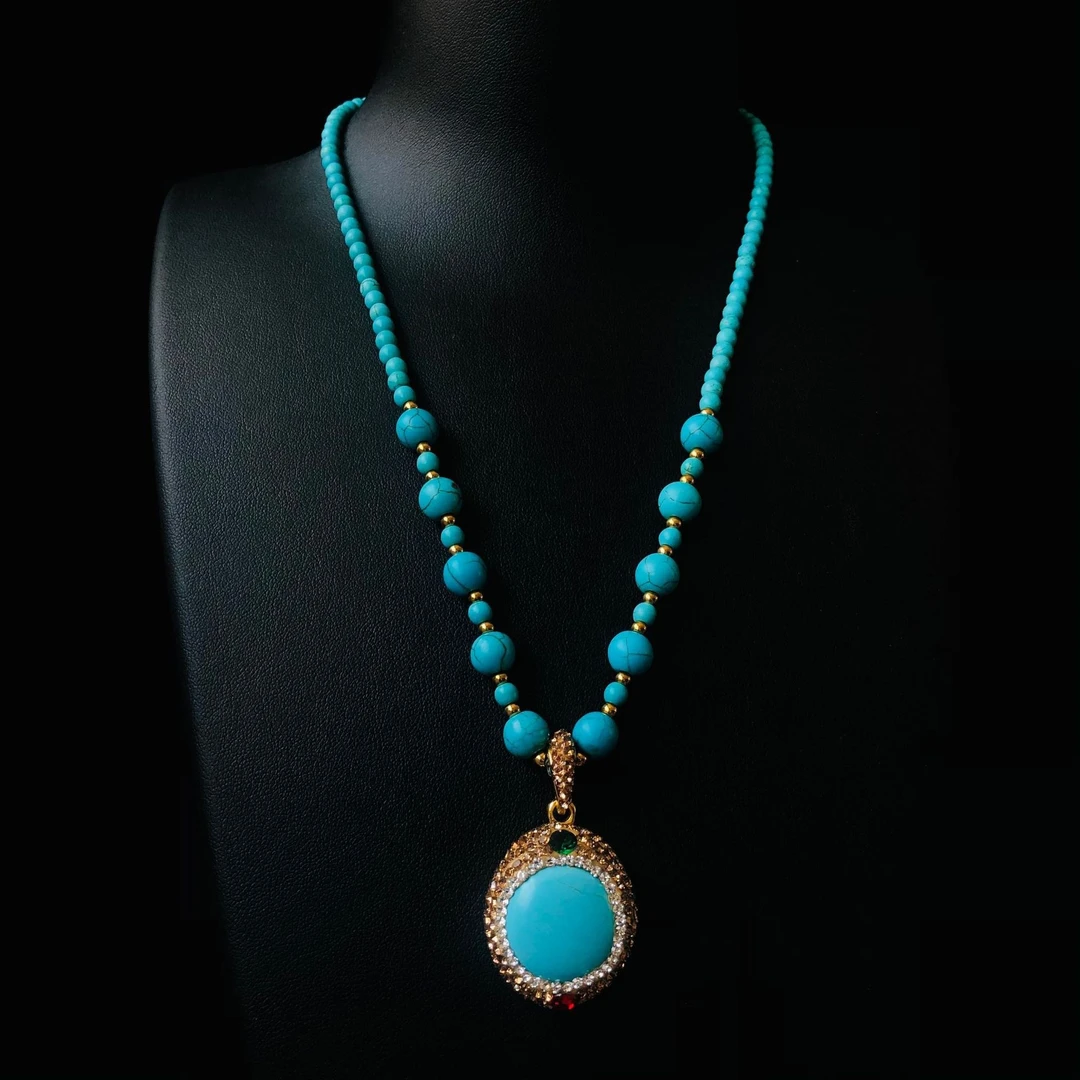 时尚气质百搭绿色圆形吊坠毛衣链简约轻奢女士优雅项链锁骨链