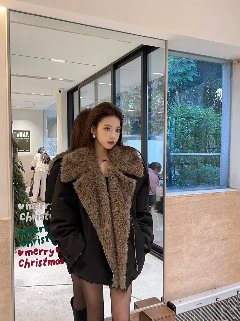 楚楚君~【旅行派克】WT44957冬款大翻领斜拉链设计款外套（可两穿）