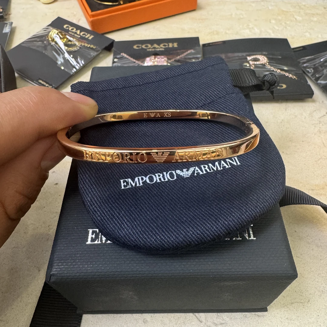 全新未使用 AX ARMANI EXCHANGE/阿玛尼 冰冰中古/阿玛尼/手镯