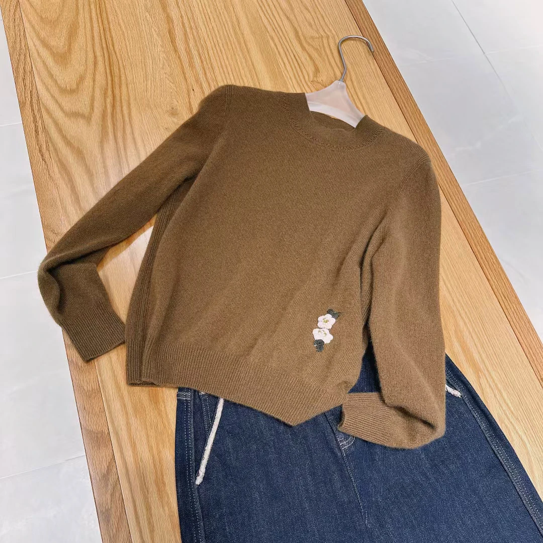 M1599 桃花刺绣羊绒！ 百搭纯色针织衫 衣长5 5款号YX2106