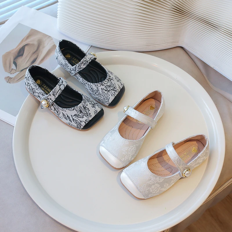 女童皮鞋2024春秋新款儿童国风单鞋子小女孩软底宝宝演出表演瓢鞋