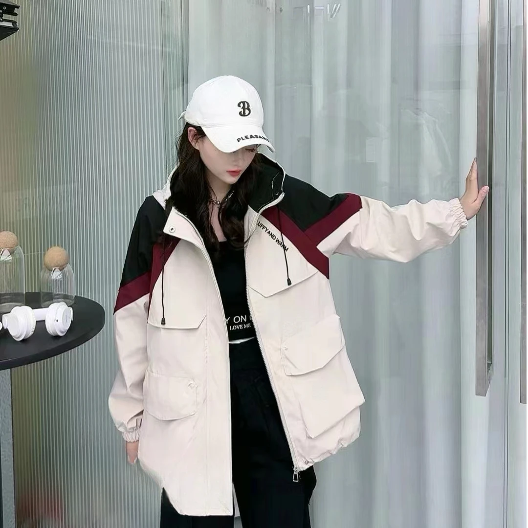 2024秋冬季新款加厚冲锋衣外套女时尚洋气拼色收腰宽松连帽上衣潮